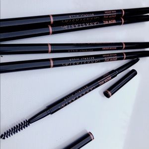Anastasia Beverly Hills Makeup - 1 dark brown left Anastasia Beverly Hills brow wiz Anastasia Beverly Hills Makeup - 1 dark brown left Anastasia Beverly Hills brow wiz